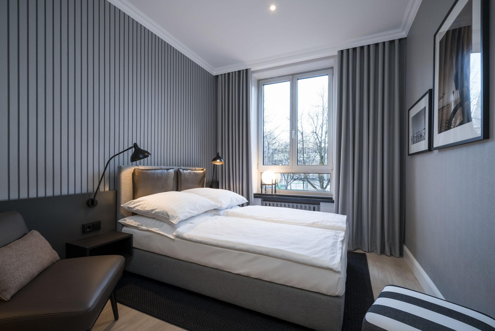 Alster-Hof Hotel Hamburg Bagian luar foto