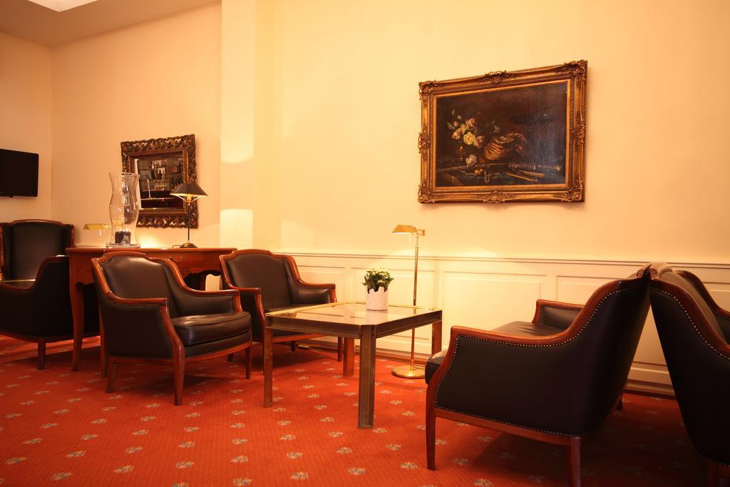 Alster-Hof Hotel Hamburg Bagian luar foto